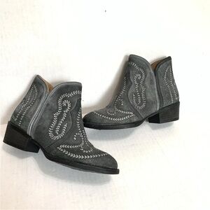 Sterling River Gray Embroidered Side Zip Leather Booties Women’s Size 7